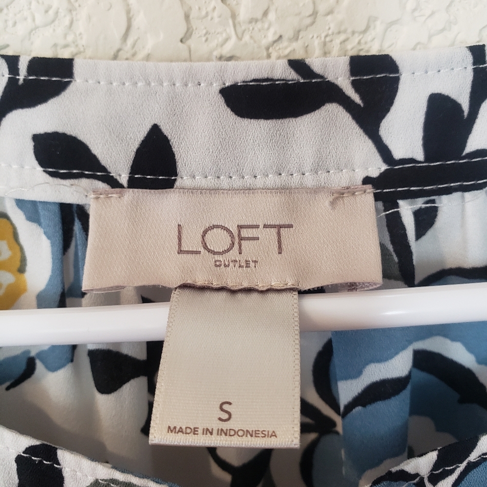 Loft Floral Long Sleeve Blouse - Picture 4 of 4